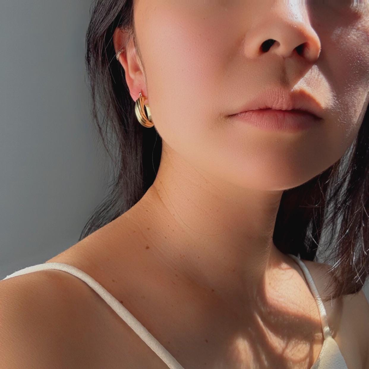 14k Solid Gold Hoop Earrings: Milor Italy Swirling Dome Design