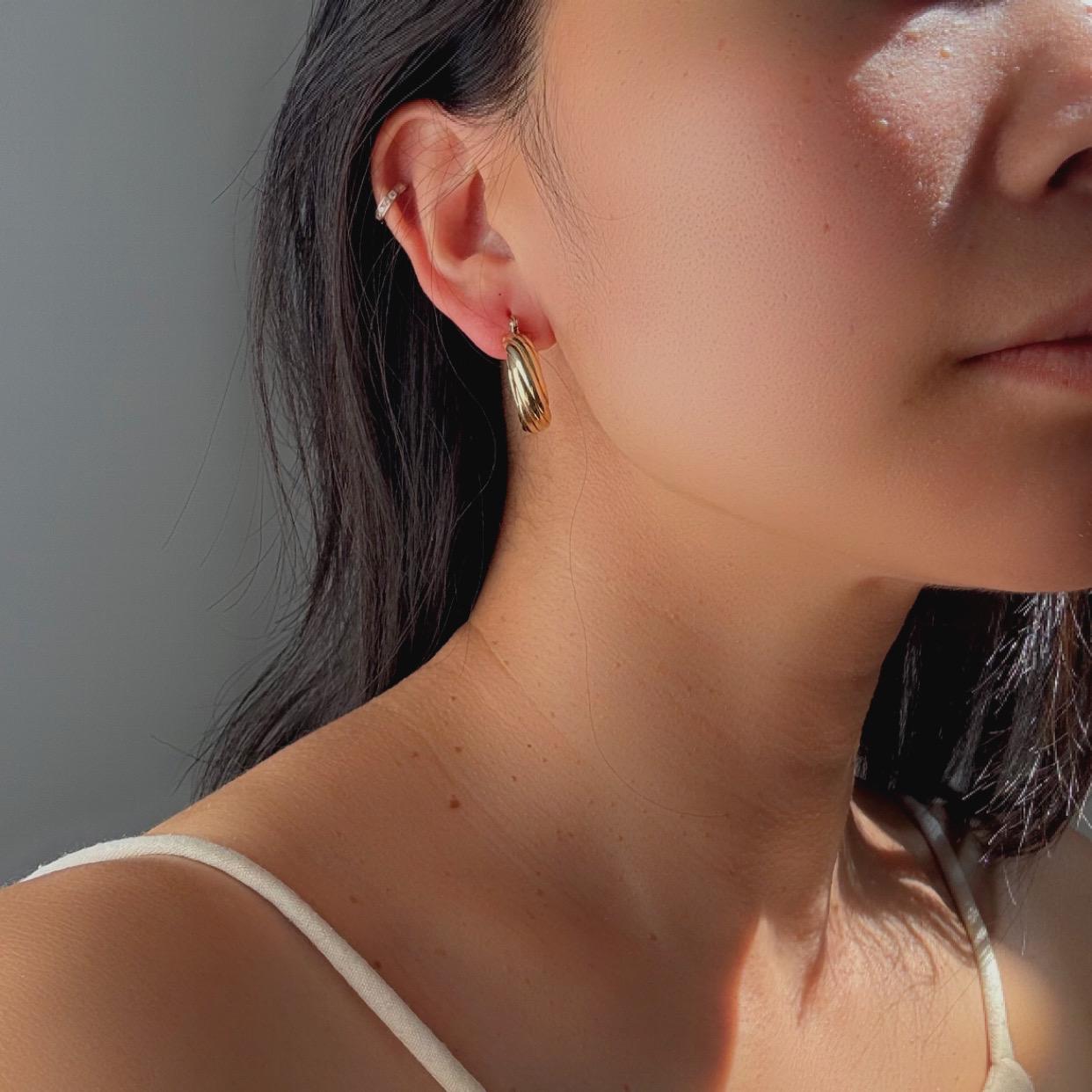 14k Solid Gold Hoop Earrings: Milor Italy Swirling Dome Design