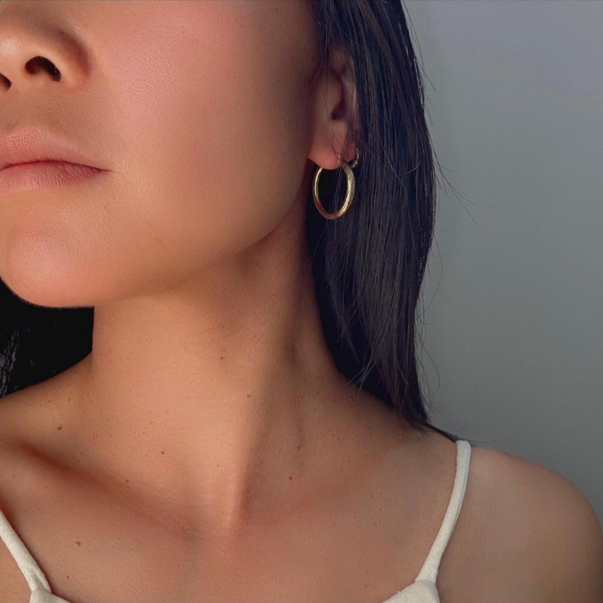 14k solid gold Hammered Hoop Earrings – Classic with a Twist beautiful fine vintage jewelry