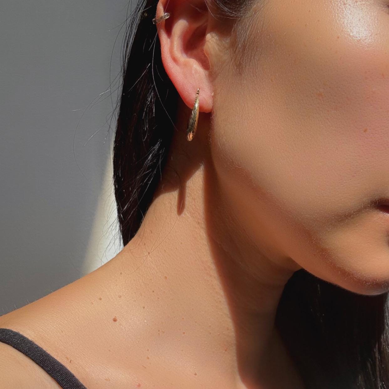 14k solid gold Twisted Teardrop Hoop Earrings – Vintage Elegance precious jewelry