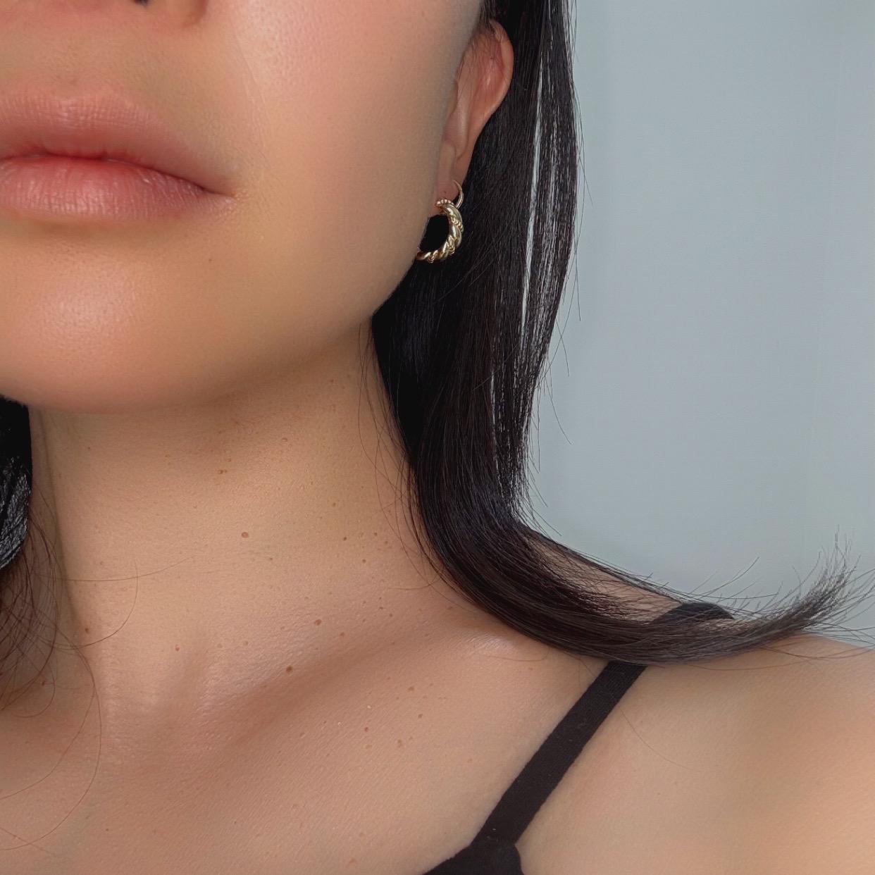 14k Solid Gold Rope Twist Huggie Hoops: Fine Vintage Jewelry