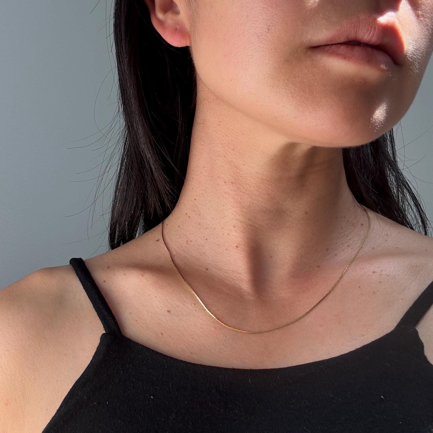 14k solid gold super fine C-link elegant chain necklace precious vintage jewelry