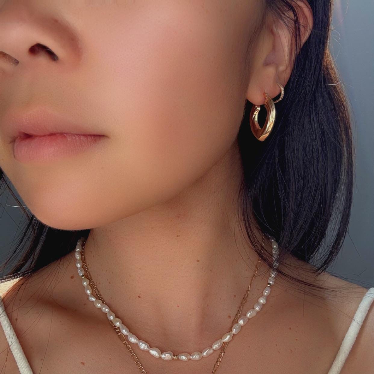 14k Solid Gold Chevron Hoop Earrings: Bold Vintage Jewelry