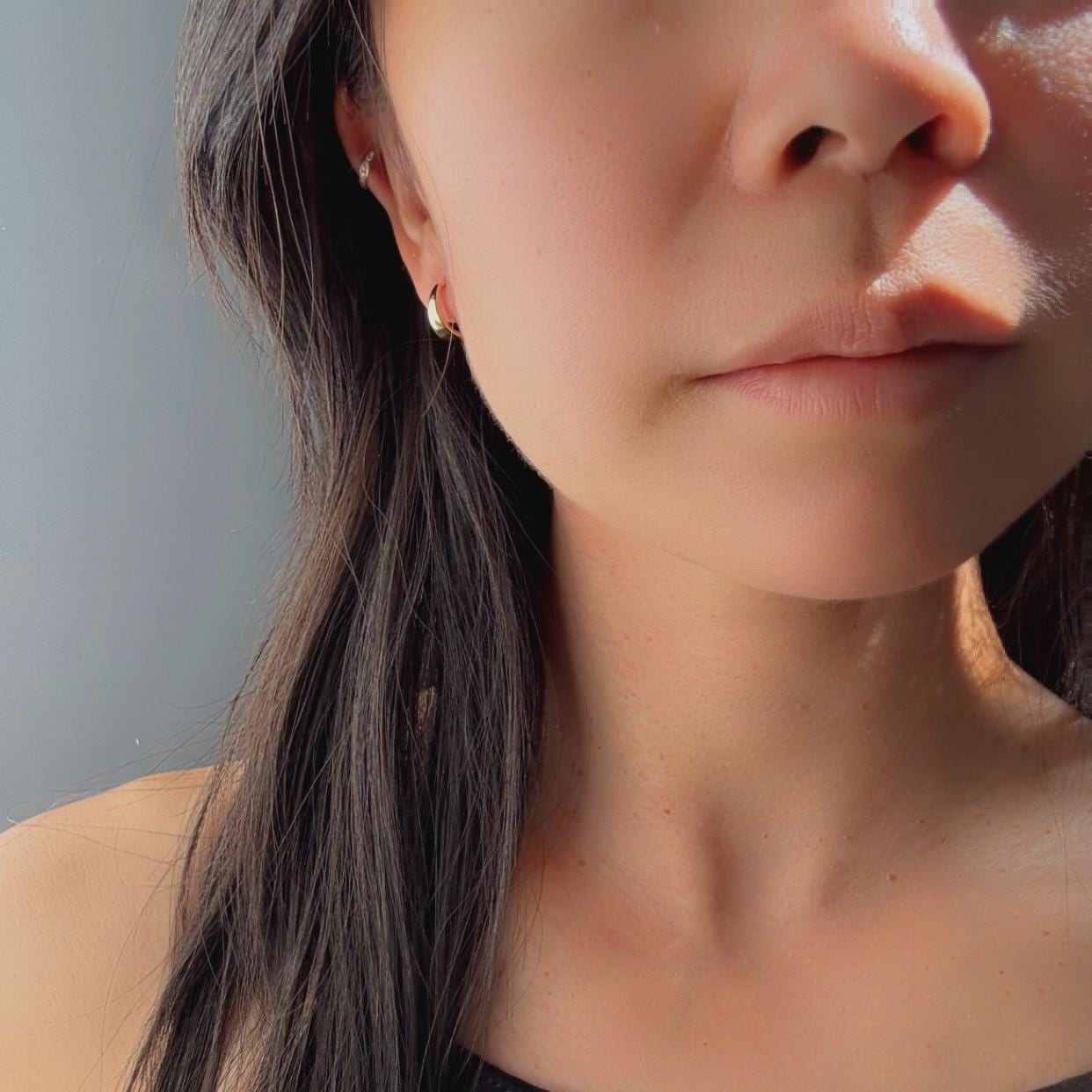 10k Solid Gold Ash Huggie Hoop Earrings: Modern Tapered Design