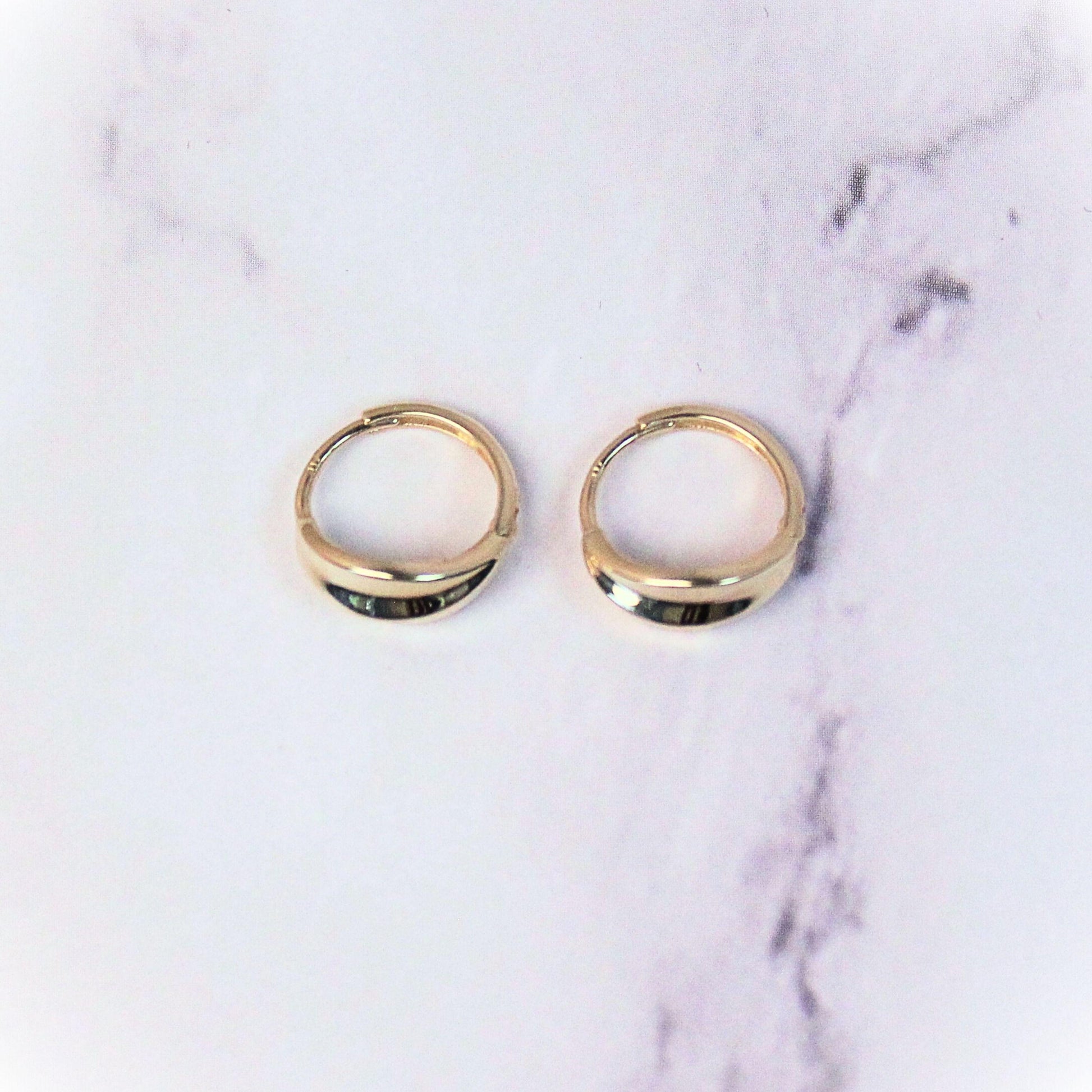 10k Solid Gold Arbor Huggie Hoop Earrings: Sculpted Arbor Design