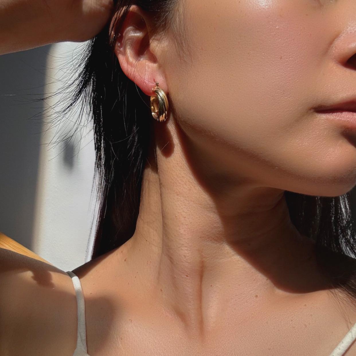 14k Solid Gold Hoop Earrings: Milor Italy Swirling Dome Design