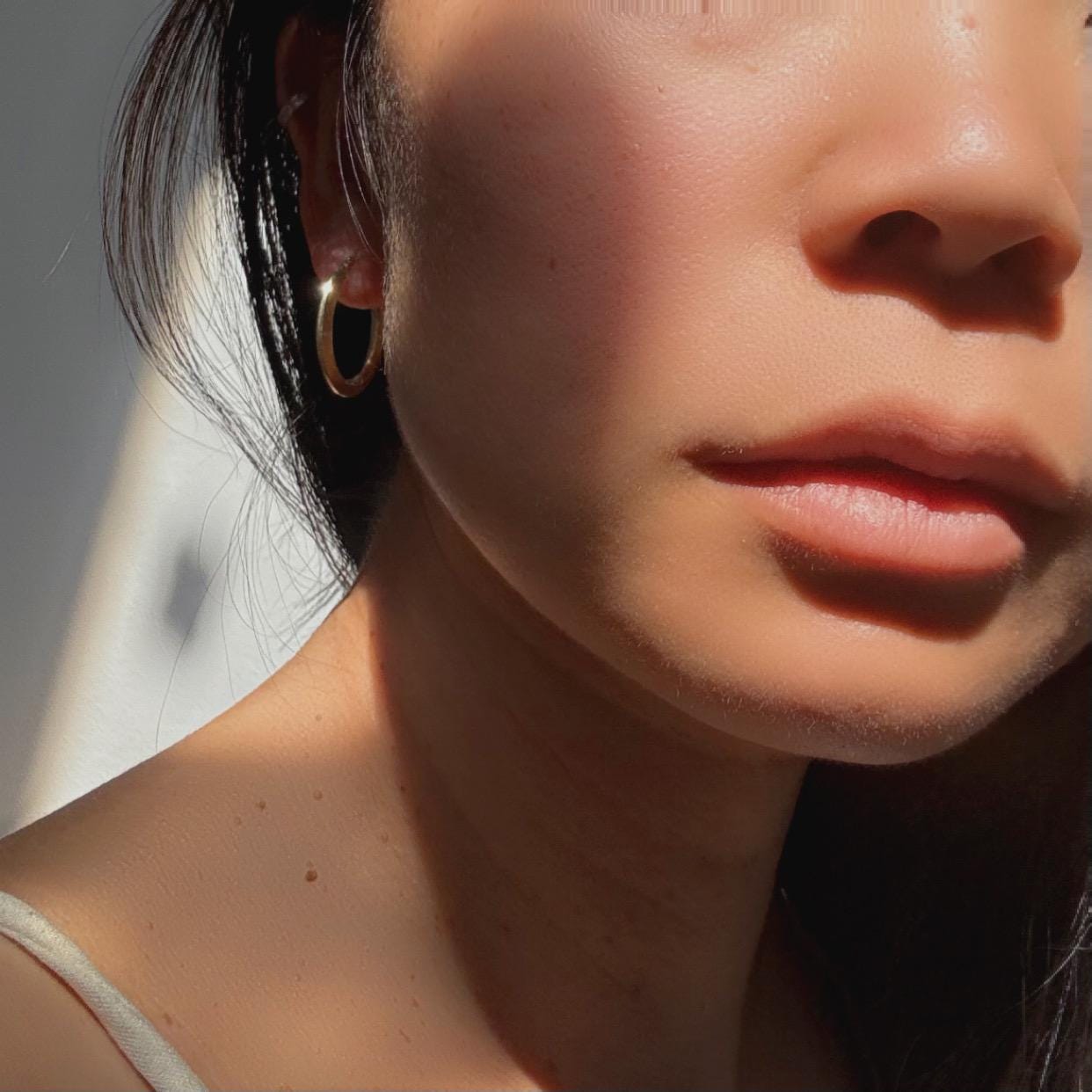 14k solid gold Oval Hoop Earrings – Sleek, Minimal, and Modern fine vintage jewelry