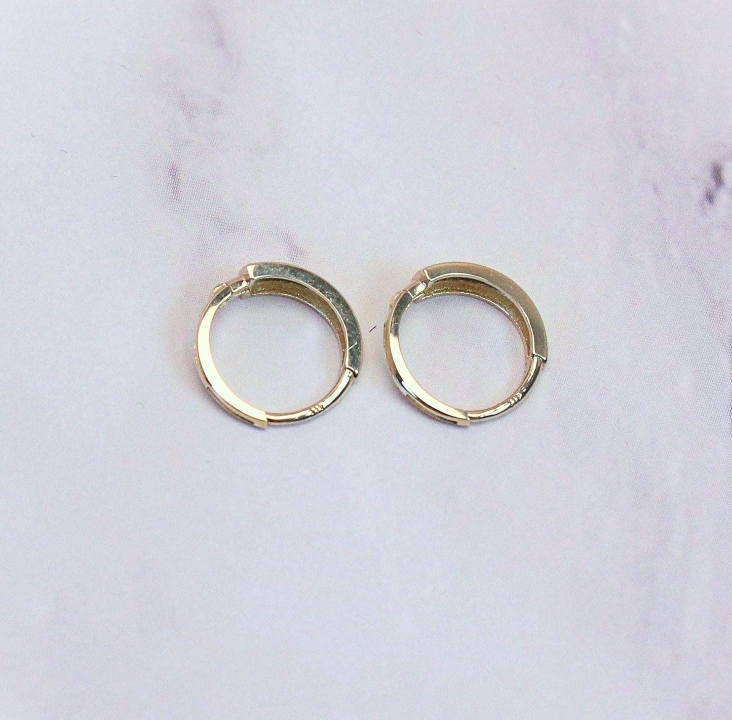 10k Solid Gold Ash Huggie Hoop Earrings: Modern Tapered Design
