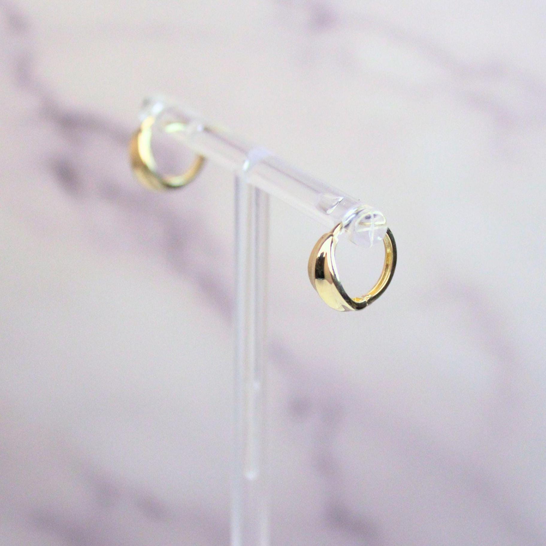 10k Solid Gold Arbor Huggie Hoop Earrings: Sculpted Arbor Design