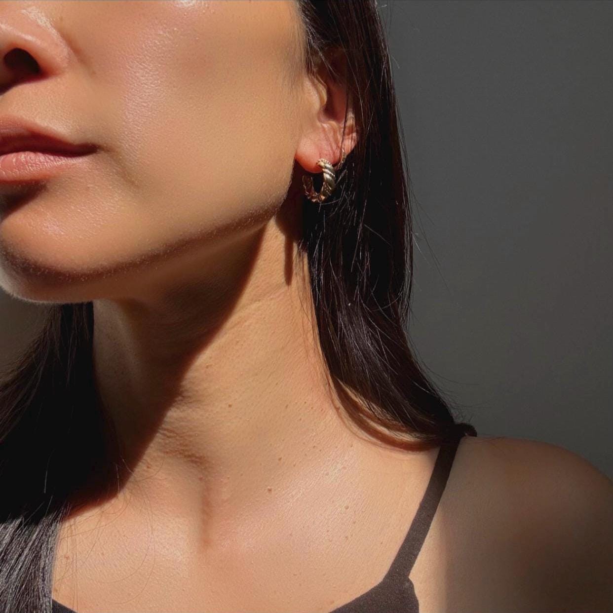 14k Solid Gold Rope Twist Huggie Hoops: Fine Vintage Jewelry