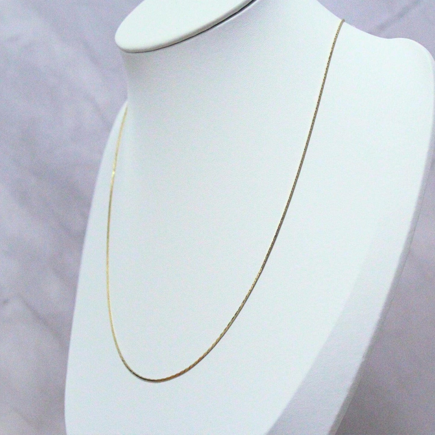 14k solid gold super fine C-link elegant chain necklace precious vintage jewelry