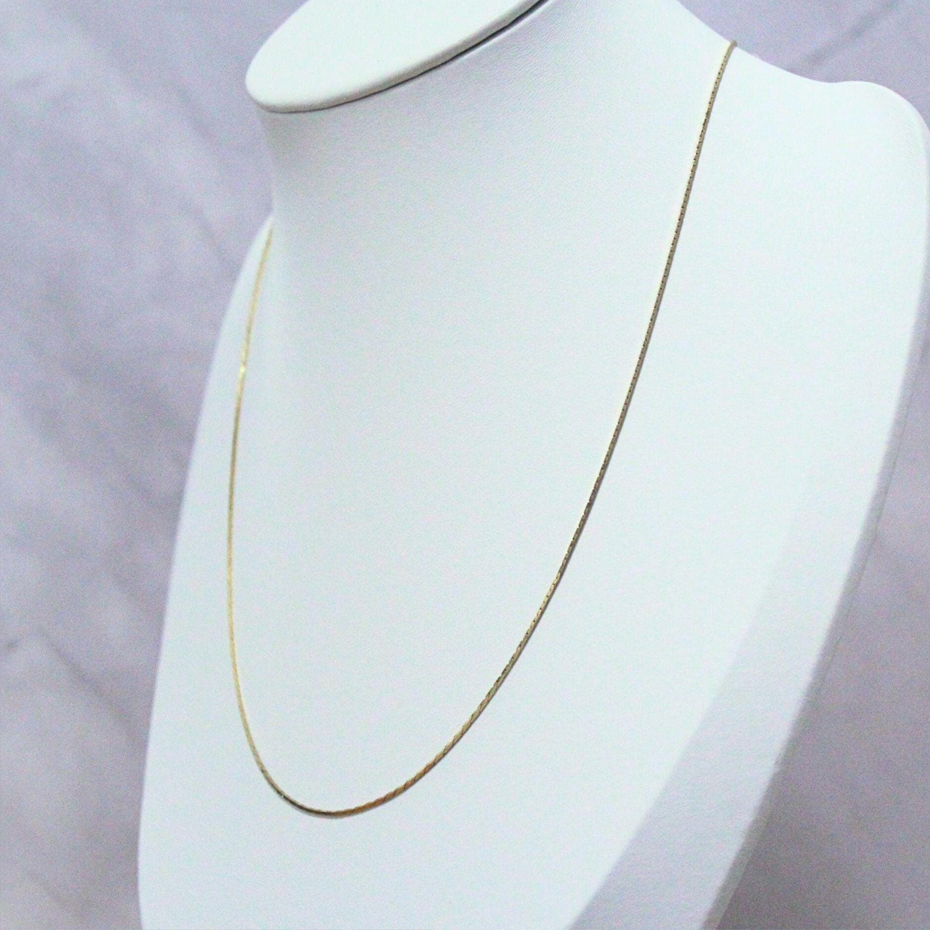 14k solid gold super fine C-link elegant chain necklace precious vintage jewelry