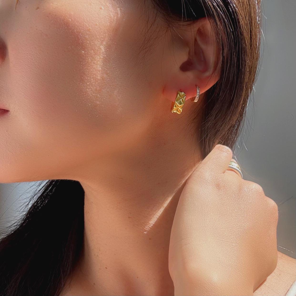 18K Solid Gold Geometric Huggie Eleanor Hoop Earrings: Chunky Textured Mini Hoops