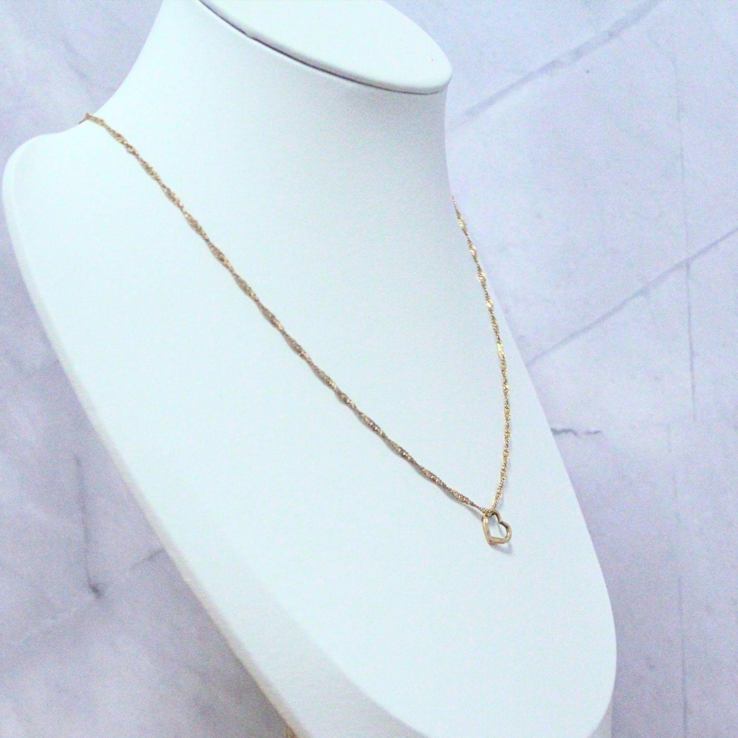 14K Gold Heart Pendant Necklace: Italian Vintage Jewelry, 18.5β Chain