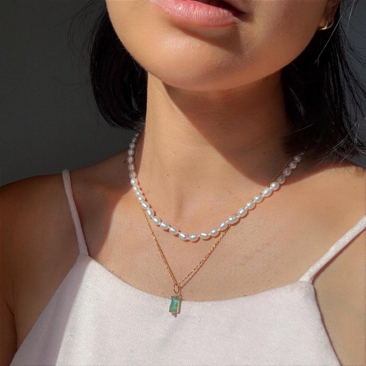 18K Solid Gold Emerald Lori Necklace – Minimalist Luxury Pendant - Dainty May Birthstone Pendant