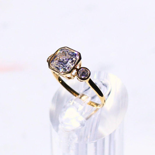 14K Solid Gold Hollow Avery Ring with 2ct Center Moissanite and 2 Side Zircon