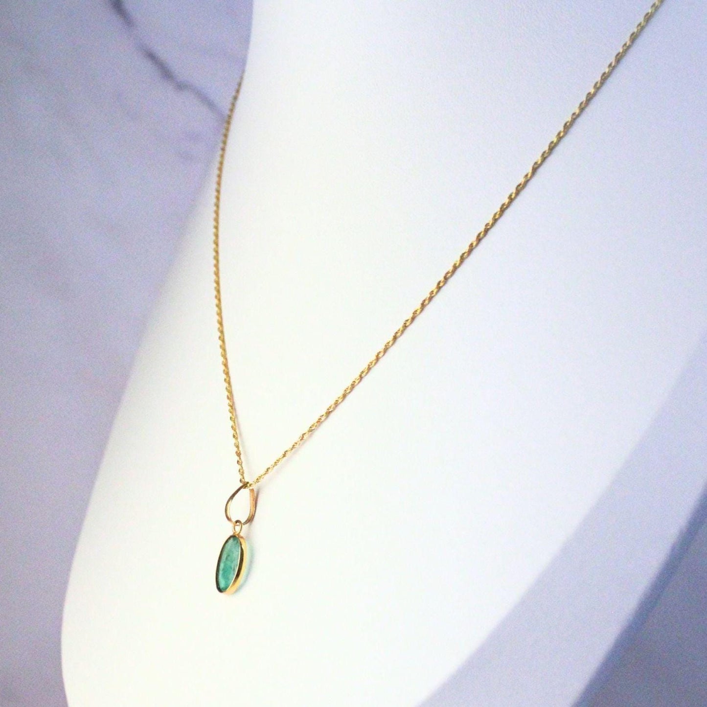 New 14K Solid Gold Lori Necklace with Natural Emerald – Dainty Real Gold Birthstone Pendant – May Birthstone Jewelry – Gemstone Necklace