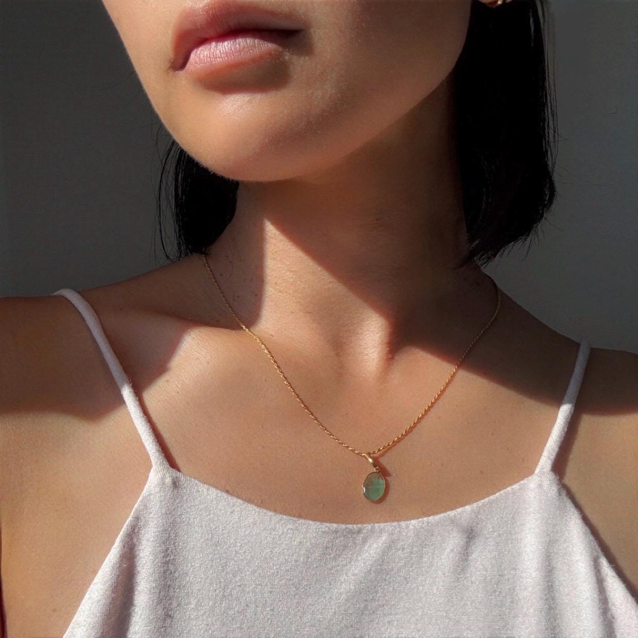 New 14K Solid Gold Lori Necklace with Natural Emerald – Dainty Real Gold Birthstone Pendant – May Birthstone Jewelry – Gemstone Necklace