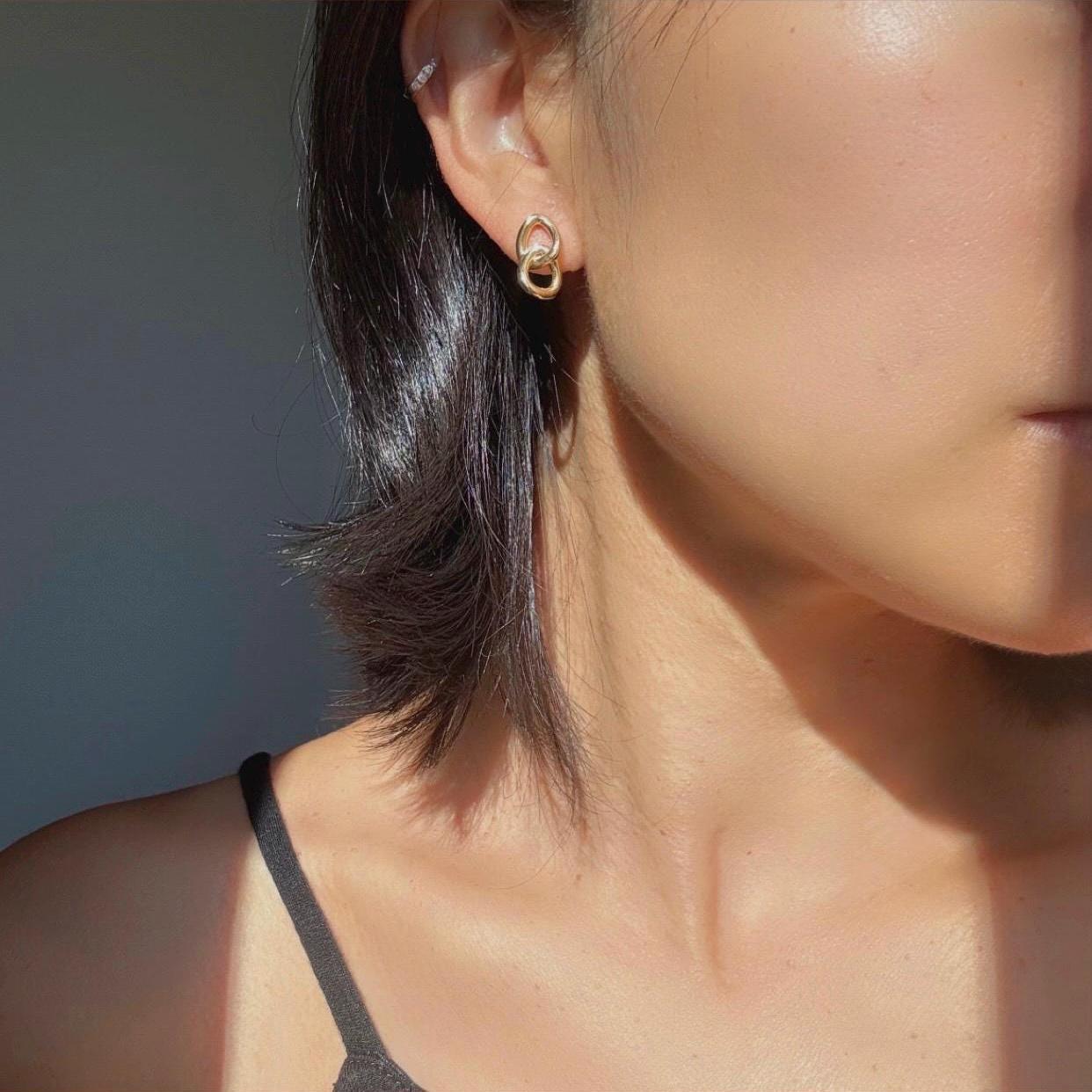 18k Solid Gold Interlocking Loop Isabella Earrings