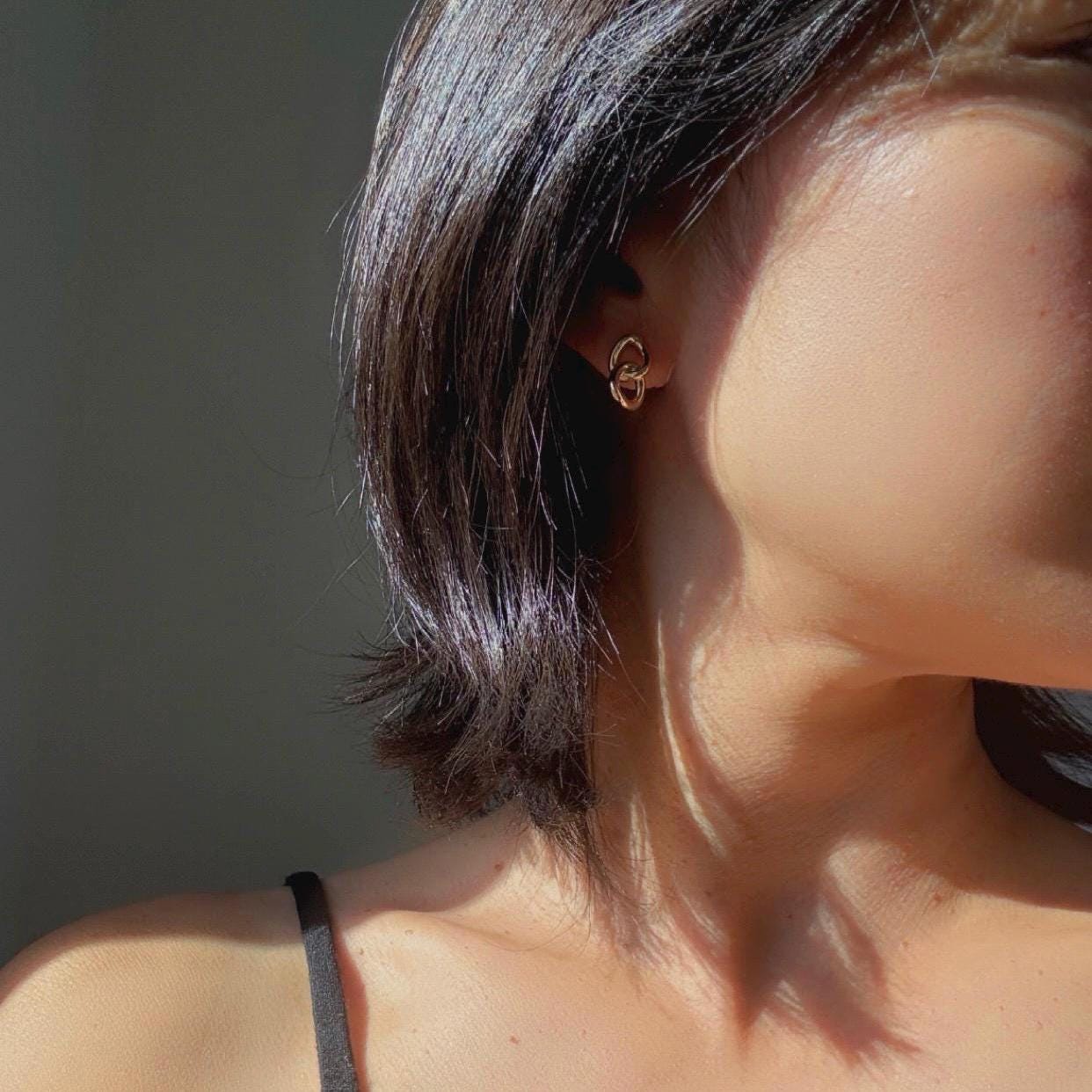 18k Solid Gold Interlocking Loop Isabella Earrings