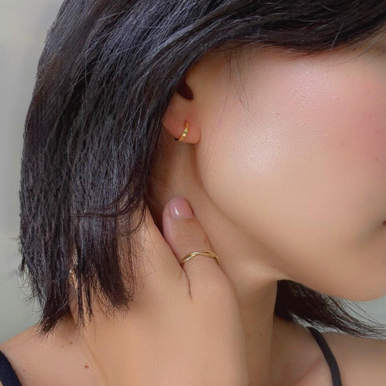 18K Solid Gold Ultra Petite Sylvie Hoop Earrings – 10mm X 1.5mm