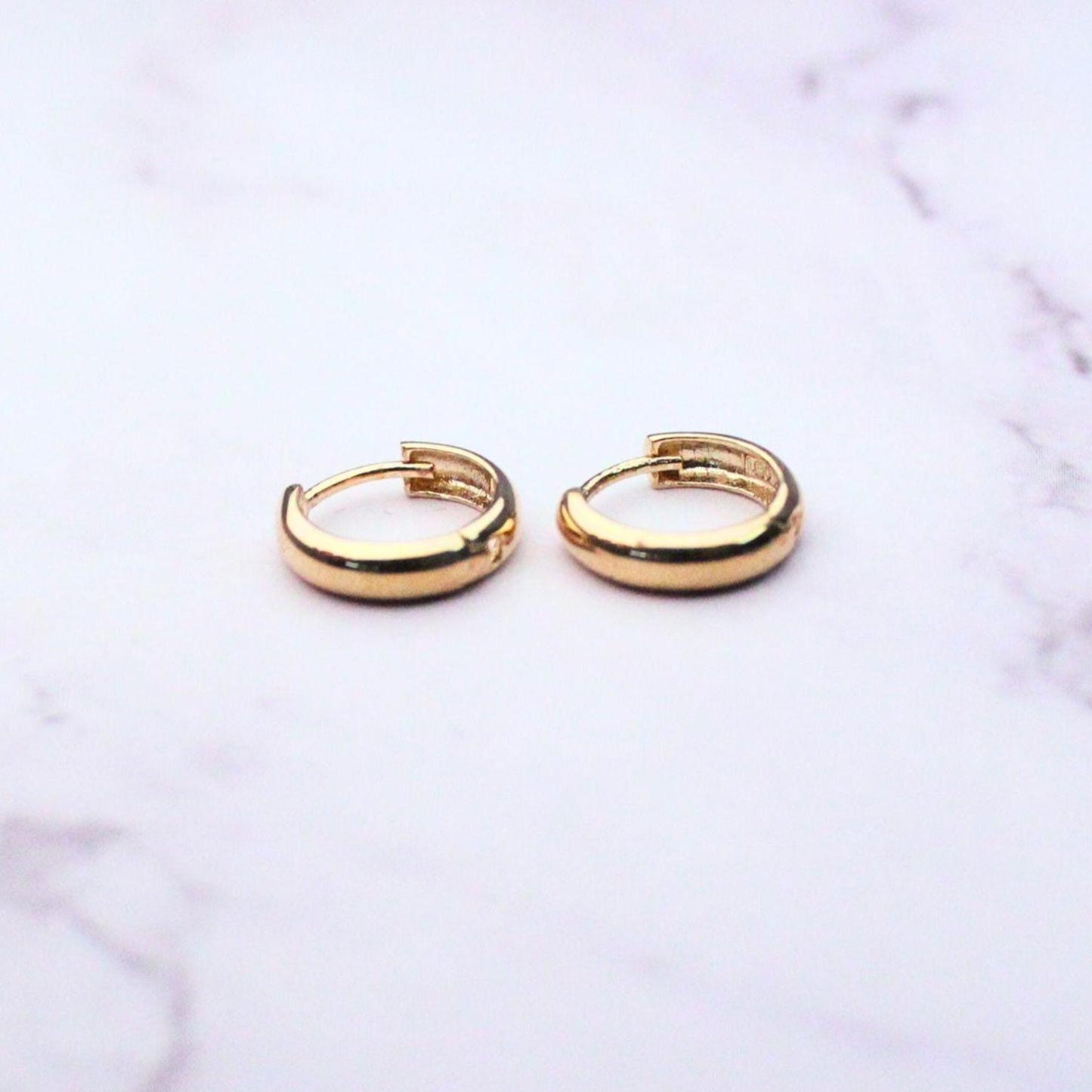 14k Solid Gold Classic Hoop Earrings – 3mm Wide