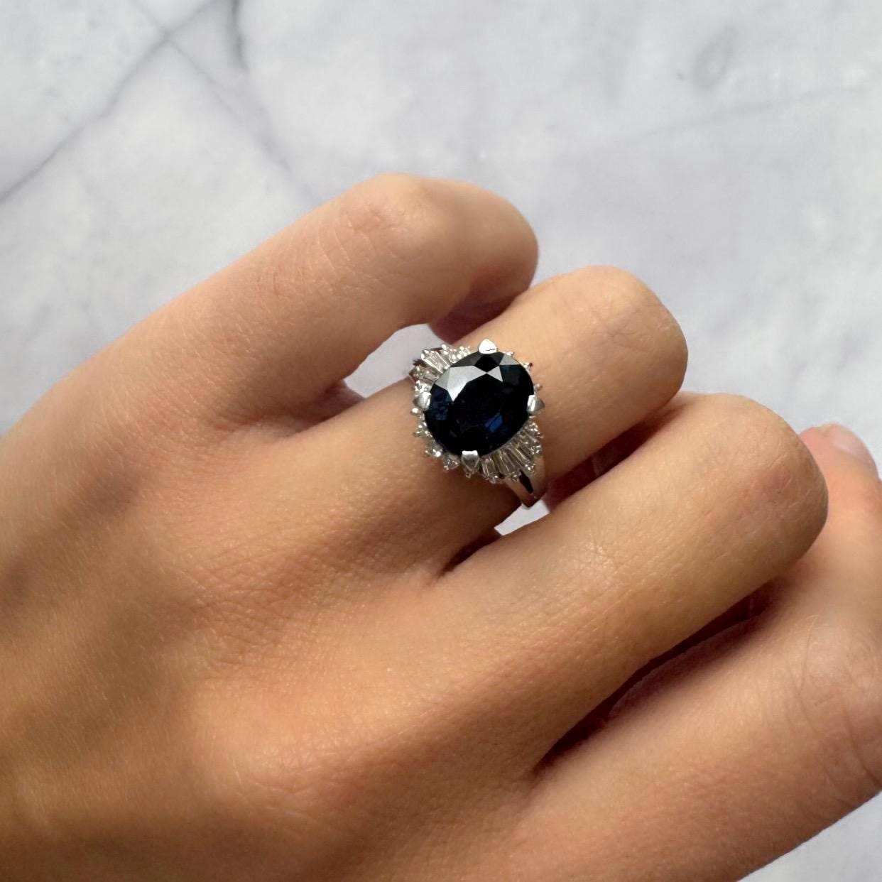 3.27ct Natural Sapphire & Diamond Platinum Ring – Timeless Fine Jewelry