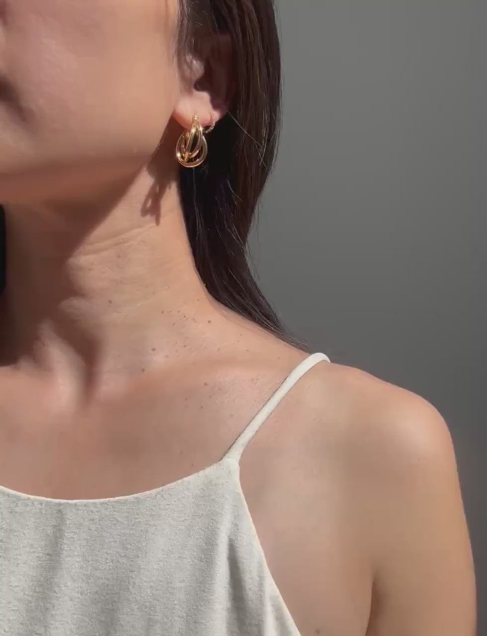 18K Gold Twisted Finley Hoop Earrings: Bold Statement Jewelry