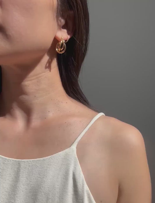 18K Gold Twisted Finley Hoop Earrings: Bold Statement Jewelry