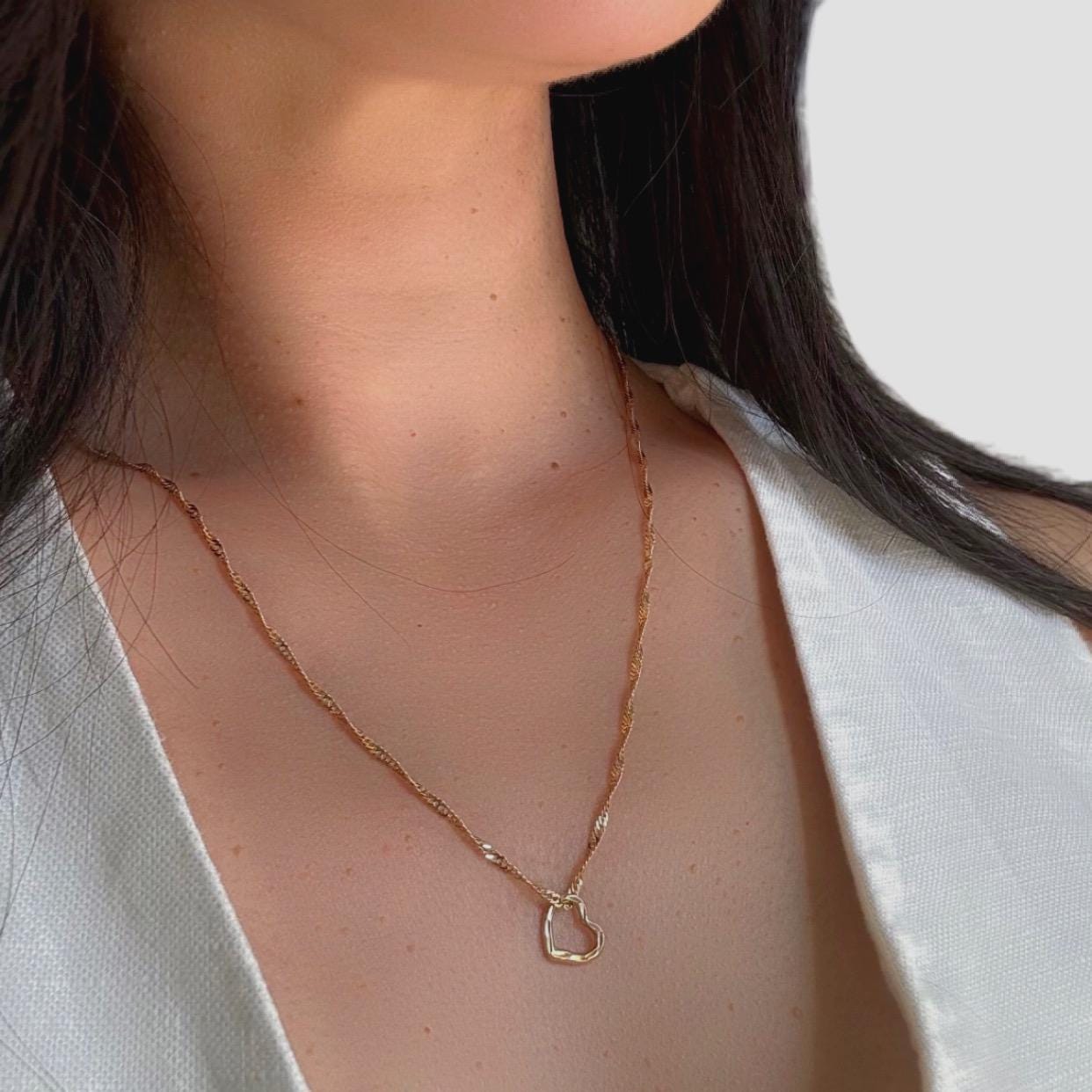 14K Gold Heart Pendant Necklace: Italian Vintage Jewelry, 18.5” Chain