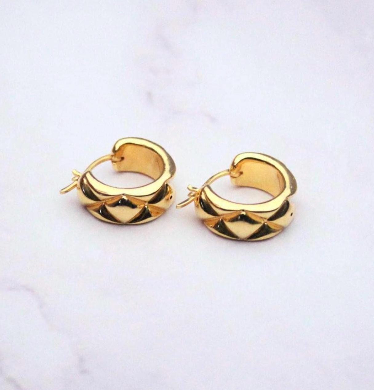 18K Solid Gold Geometric Huggie Eleanor Hoop Earrings: Chunky Textured Mini Hoops