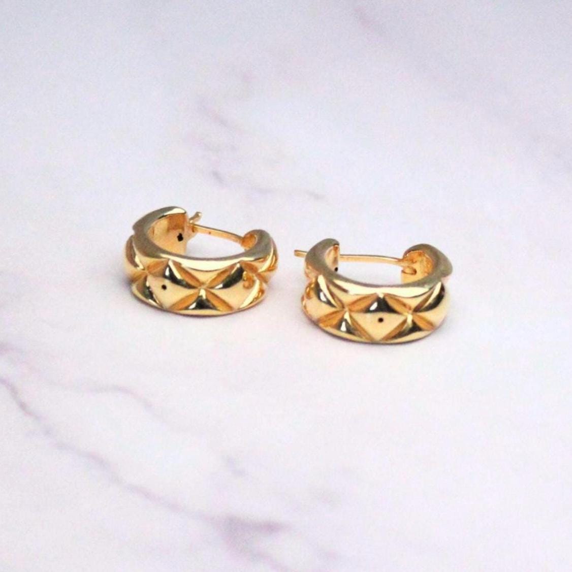 18K Solid Gold Geometric Huggie Eleanor Hoop Earrings: Chunky Textured Mini Hoops