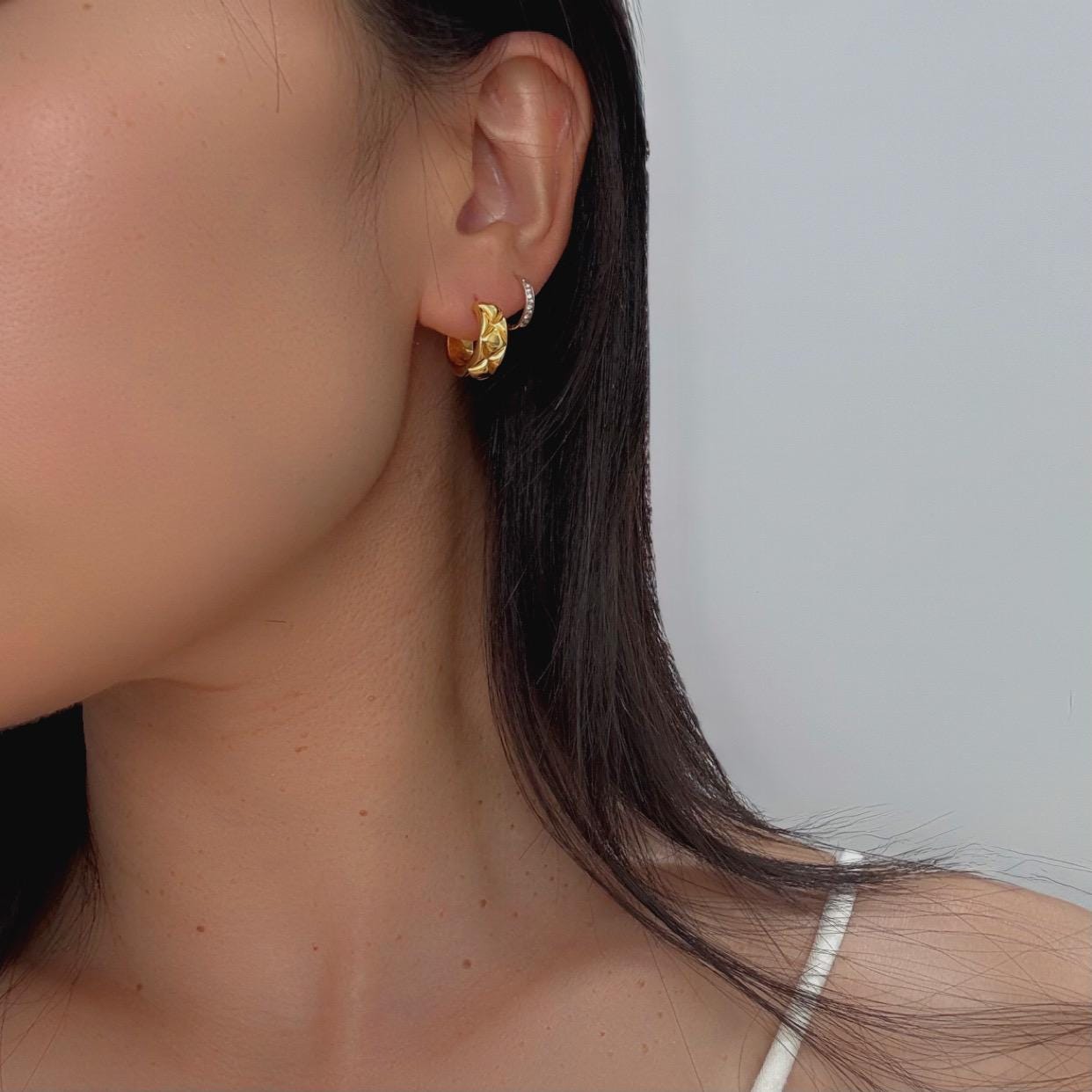 18K Solid Gold Geometric Huggie Eleanor Hoop Earrings: Chunky Textured Mini Hoops