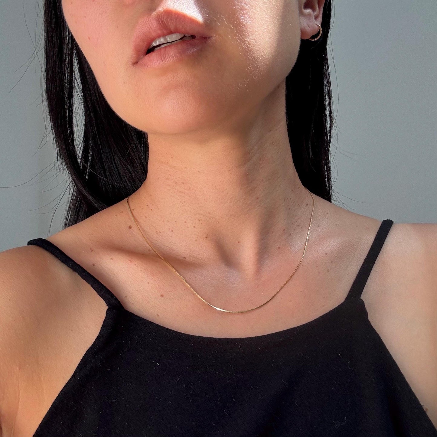 14k solid gold super fine C-link elegant chain necklace precious vintage jewelry