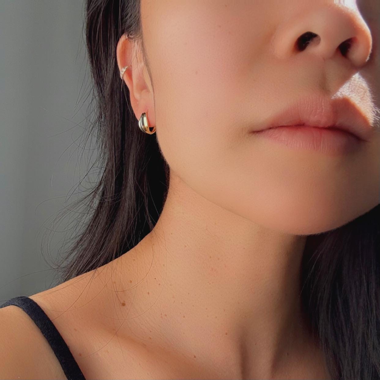 10k Solid Gold Arbor Huggie Hoop Earrings: Sculpted Arbor Design