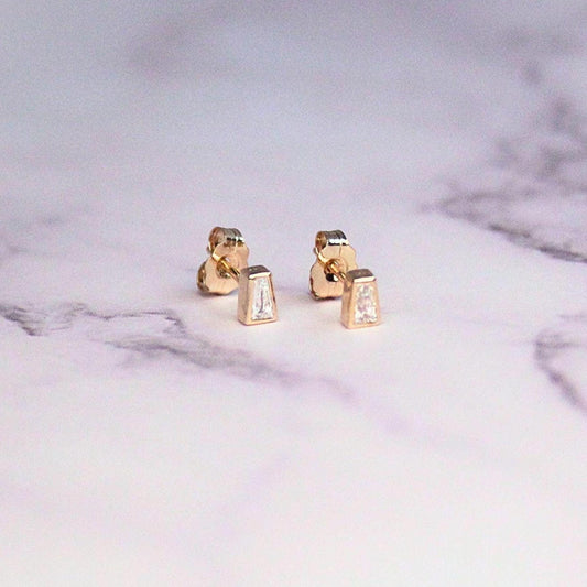 Minimalist 14k Gold Baguette Diamond Stud Luna Earrings