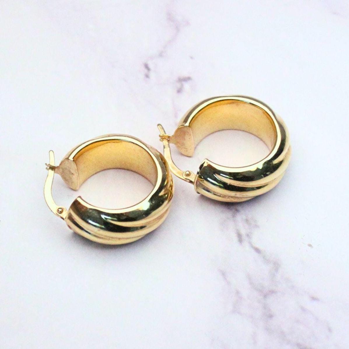 18k Solid Gold Large Italy Milor Designers Extra Wide Chunky Oval Hoop Earrings Stylish And Eye Catching Fine Vintage Jewelry