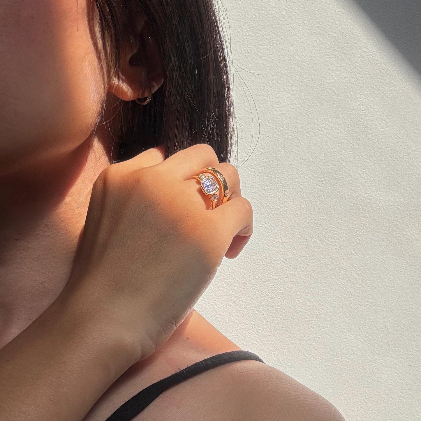 14K Solid Gold Hollow Avery Ring with 2ct Center Moissanite and 2 Side Zircon