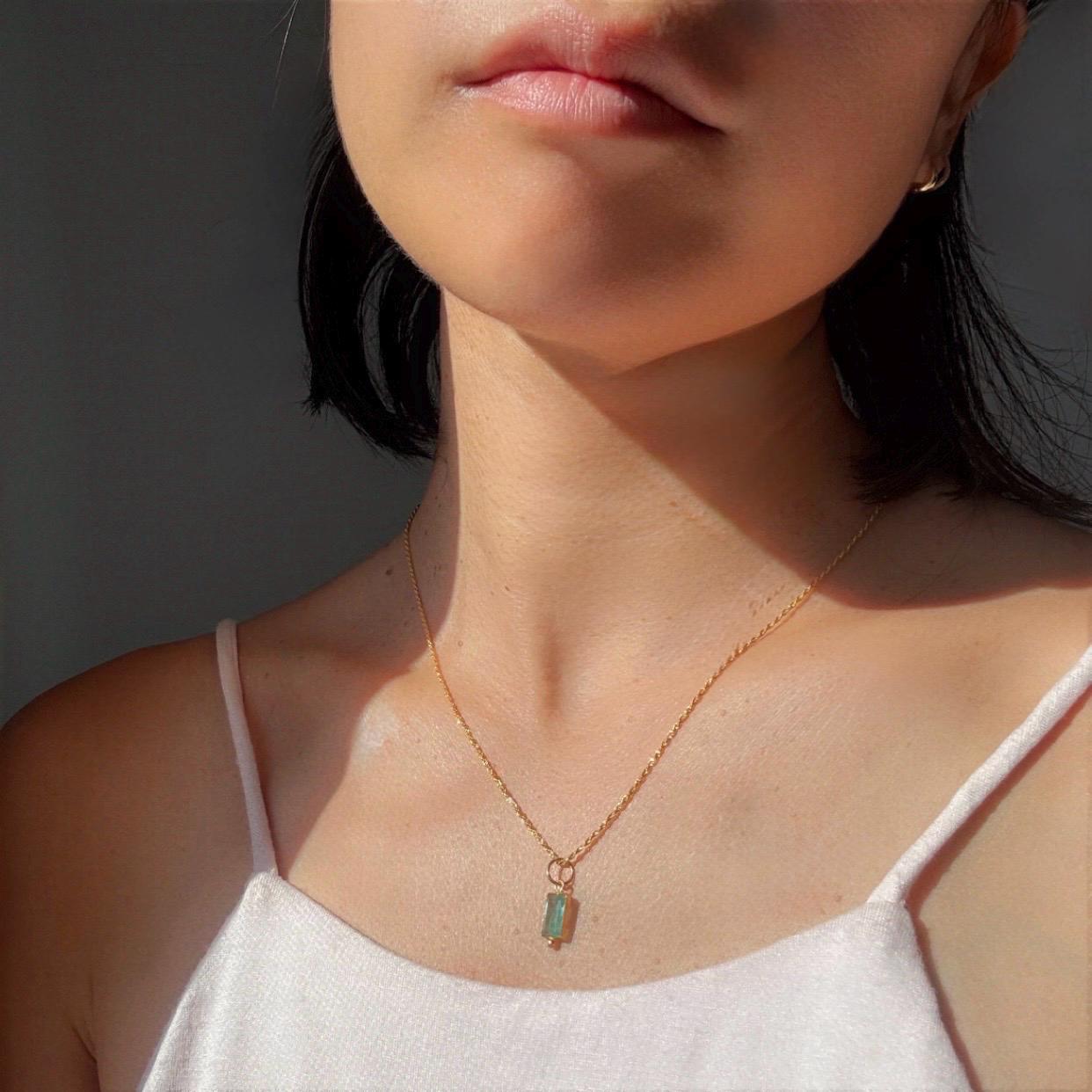 18K Solid Gold Emerald Lori Necklace – Minimalist Luxury Pendant - Dainty May Birthstone Pendant