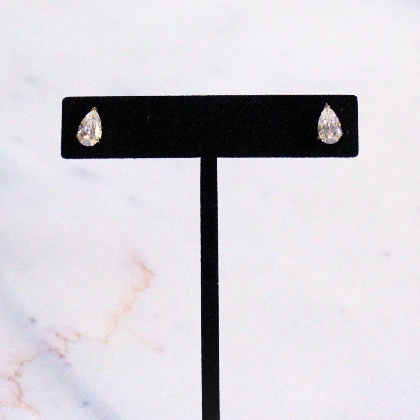 14K Solid Gold Pear-Cut Moissanite Josie Stud Earrings – Timeless Sparkle & Everyday Elegance