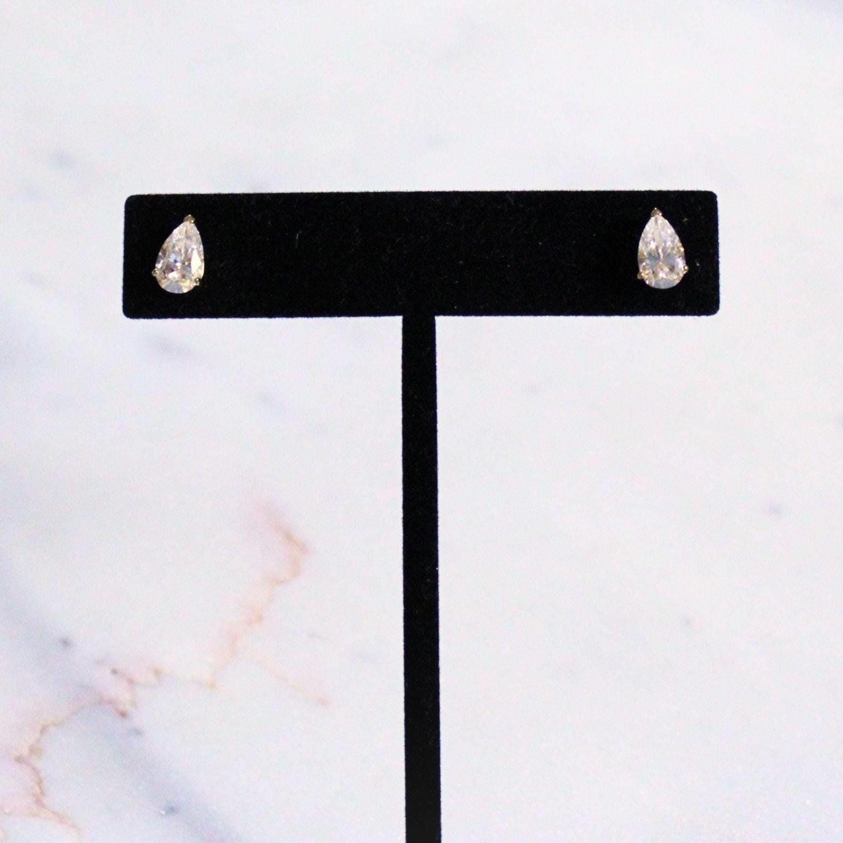 14K Solid Gold Pear-Cut Moissanite Josie Stud Earrings – Timeless Sparkle & Everyday Elegance