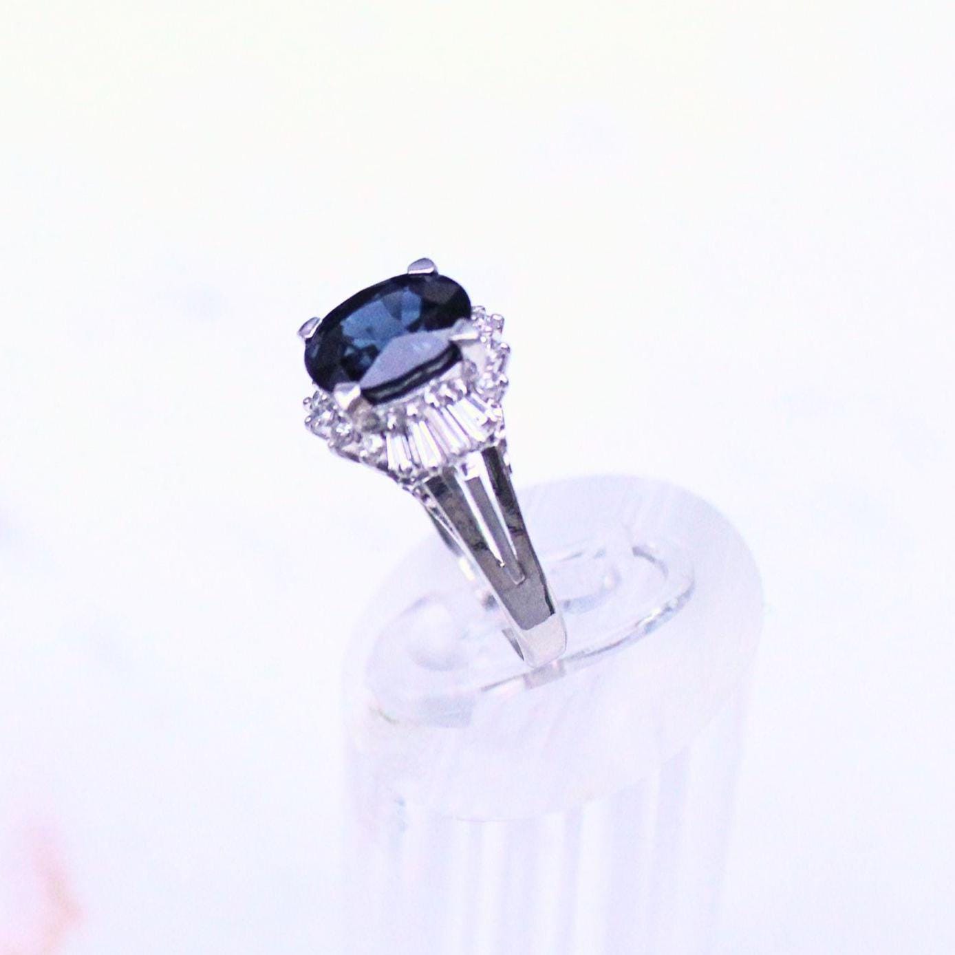 3.27ct Natural Sapphire & Diamond Platinum Ring – Timeless Fine Jewelry