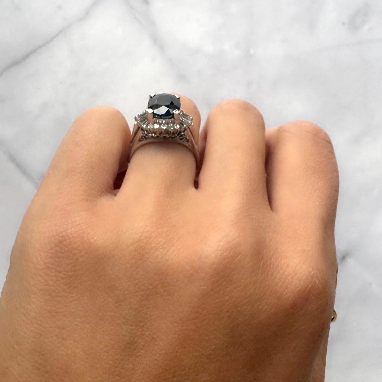 3.27ct Natural Sapphire & Diamond Platinum Ring – Timeless Fine Jewelry