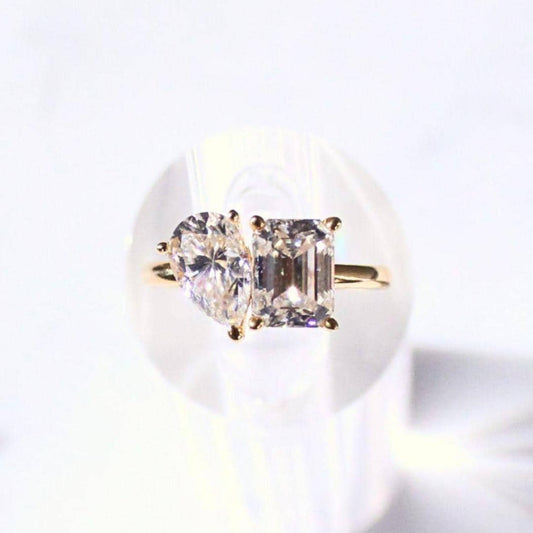 14k Gold Moissanite Toi et Moi Ring Sienna | Pear & Emerald Cut