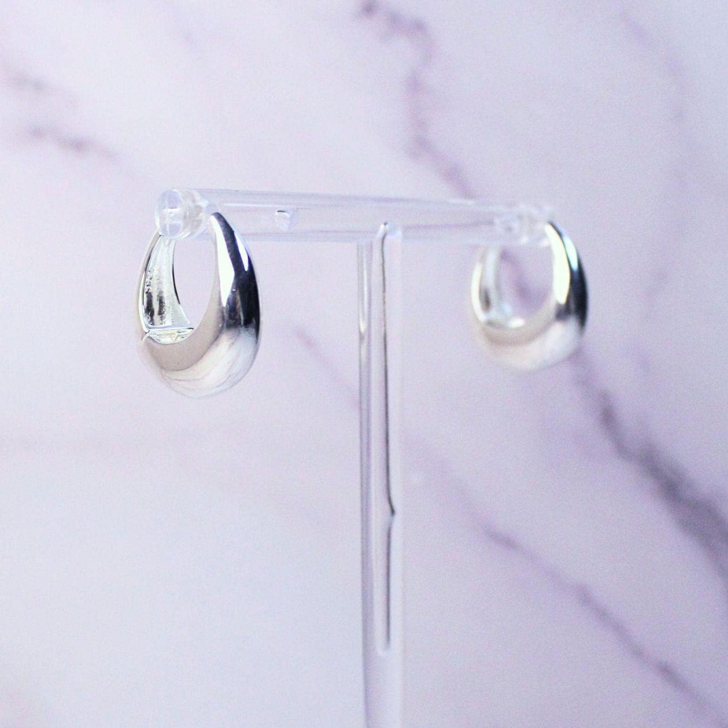Sterling Silver Pamela Hoop Earrings – Polished Minimalist Everyday Jewelry