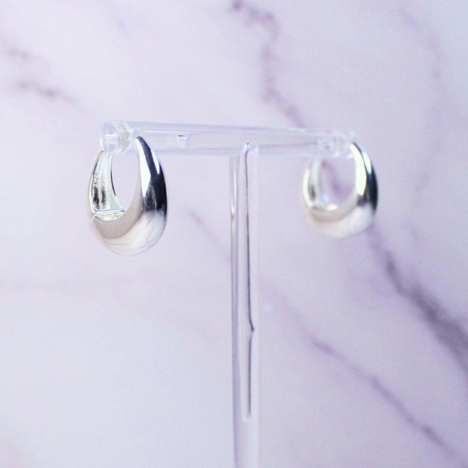 Sterling Silver Pamela Hoop Earrings – Polished Minimalist Everyday Jewelry