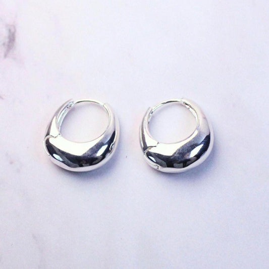 Sterling Silver Pamela Hoop Earrings – Polished Minimalist Everyday Jewelry