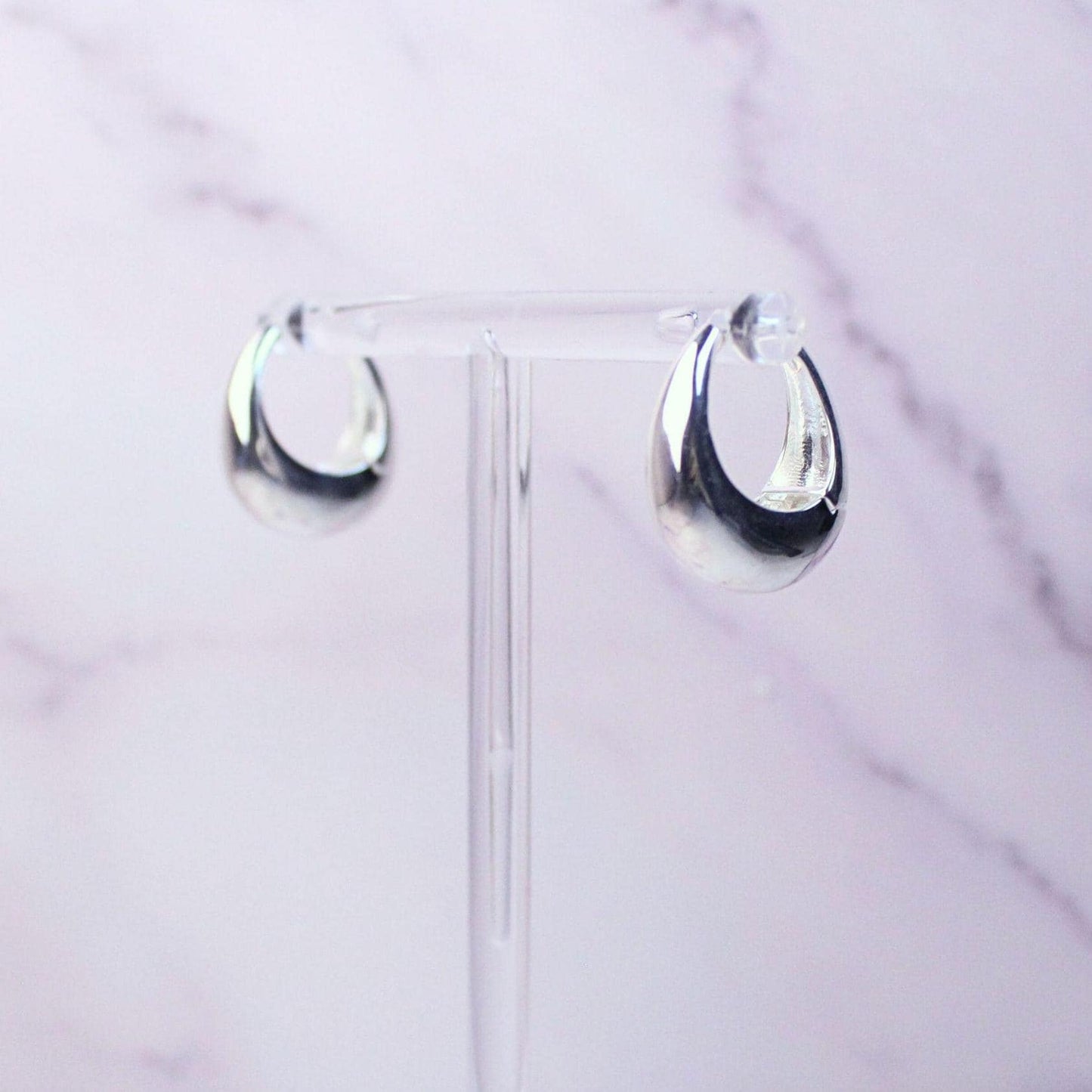 Sterling Silver Pamela Hoop Earrings – Polished Minimalist Everyday Jewelry