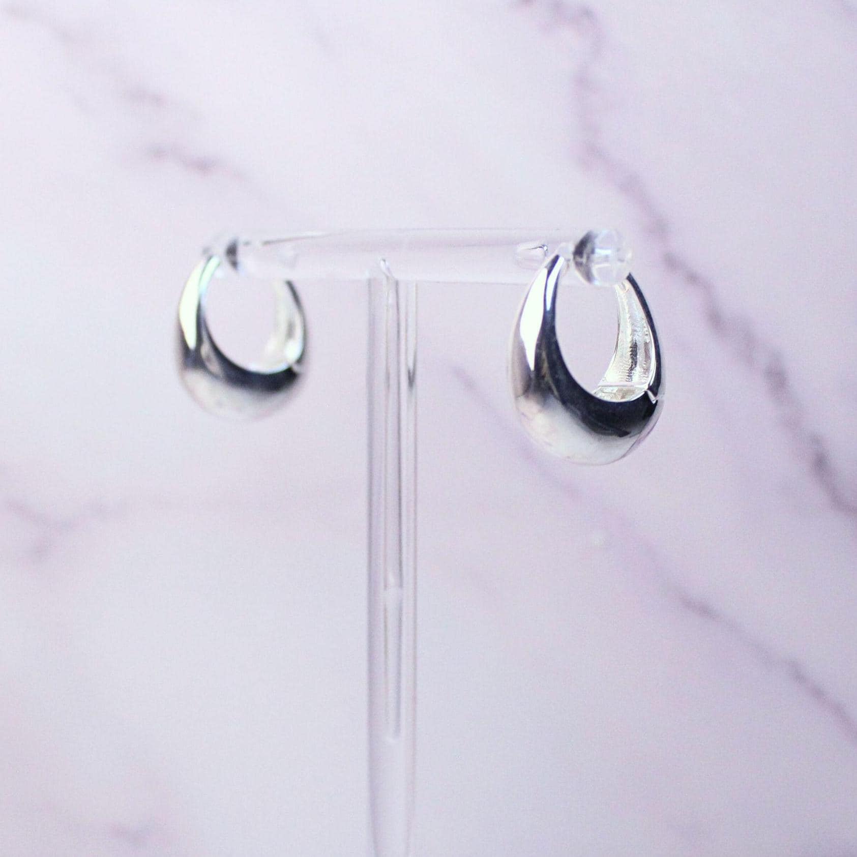 Sterling Silver Pamela Hoop Earrings – Polished Minimalist Everyday Jewelry