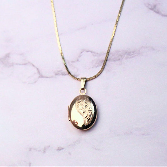 14K Solid Gold Mini Floral Locket Necklace – Vintage Style Keepsake Pendant